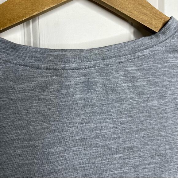 Athleta Born To Rise Gray Graphic Short Sleeve T-shirt Size Small - Picture 6 of 7